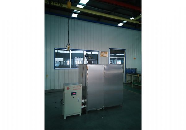 汽車零部件生產(chǎn)用超聲波清洗機(jī)