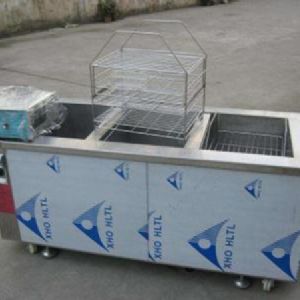 汽車零部件生產(chǎn)用超聲波清洗機